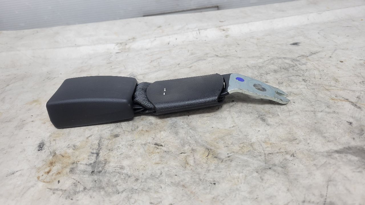 2018 CAMARO REAR SEAT BELT BUCKLE 84002412 29332 - image 4