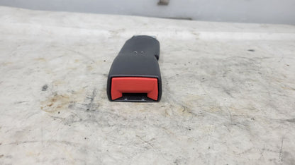 2018 CAMARO REAR SEAT BELT BUCKLE 84002412 29332 - image 5