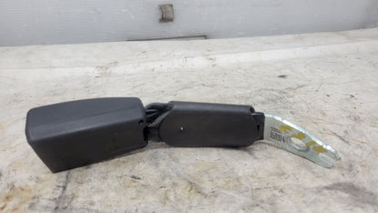 2018 CAMARO REAR SEAT BELT BUCKLE 84002412 29332 - image 6