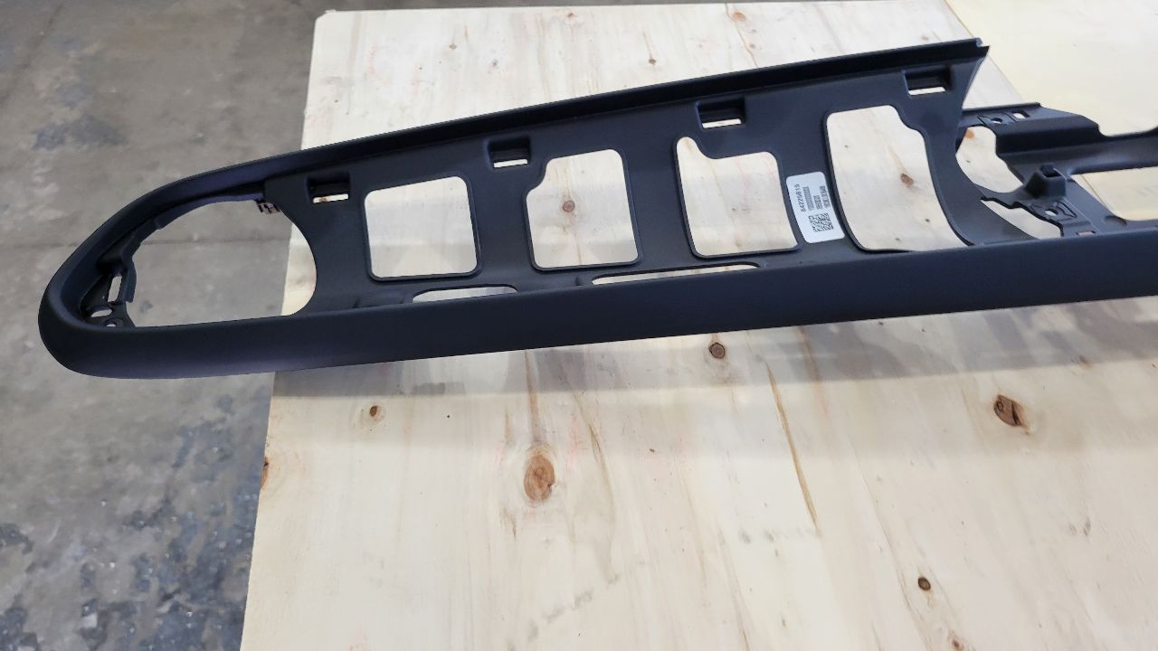 2018 CAMARO DASH CLUSTER RADIO BEZEL TRIM 29333 - image 9