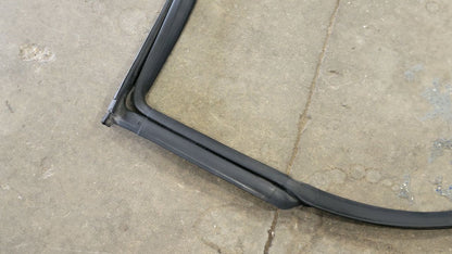 2018 CAMARO OEM RIGHT RH DOOR WEATHERSTRIPPING 29340 - image 3