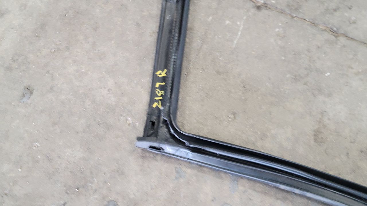 2018 CAMARO OEM RIGHT RH DOOR WEATHERSTRIPPING 29340 - image 12