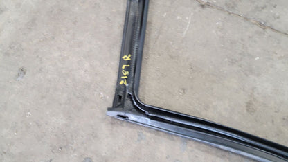 2018 CAMARO OEM RIGHT RH DOOR WEATHERSTRIPPING 29340 - image 12