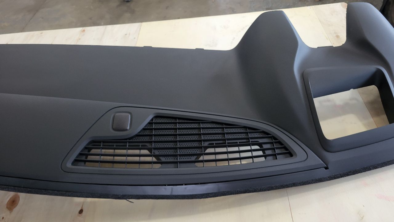 2018 CAMARO UPPER DASH PAD W/BAG & HUD CUTOUT 29342 - image 3