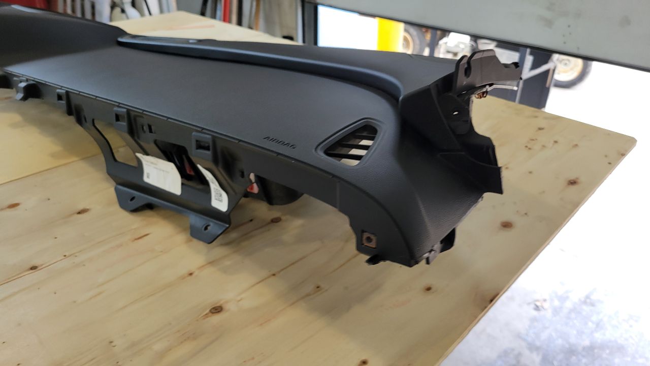 2018 CAMARO UPPER DASH PAD W/BAG & HUD CUTOUT 29342 - image 6