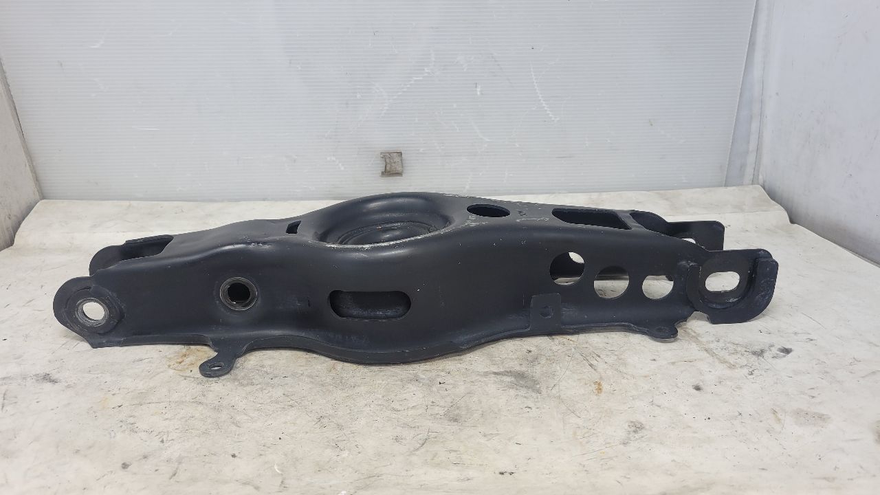 2018 CAMARO RH PASSENGER LOWER CONTROL ARM 19K 29395 - image 1