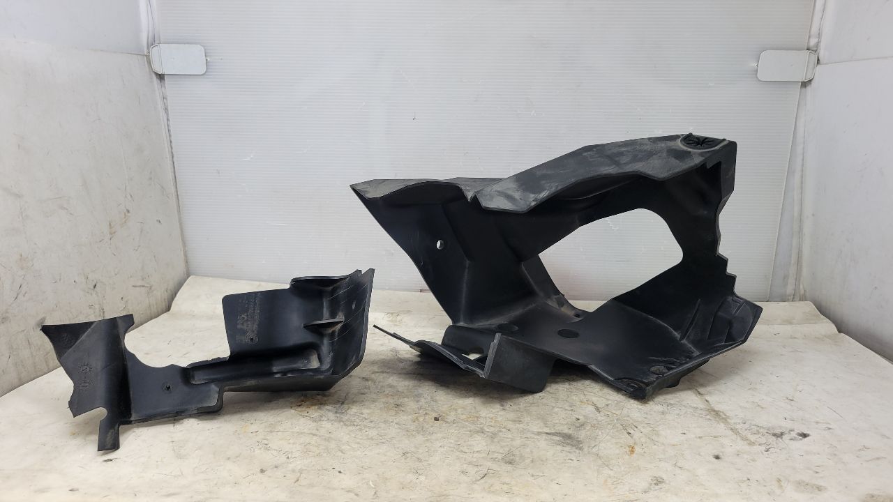 2018 CAMARO LOWER AIR CLEANER BAFFLE DUCT 29416 - image 1