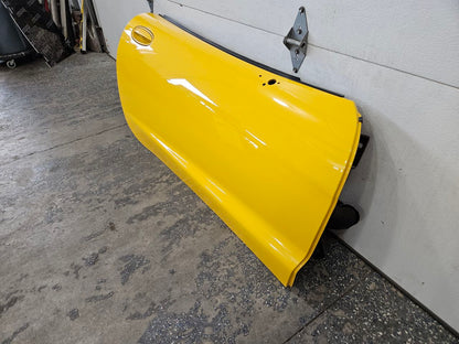 2000 CORVETTE RH PASSENGER FRONT DOOR YELLOW 000 29428 - image 2