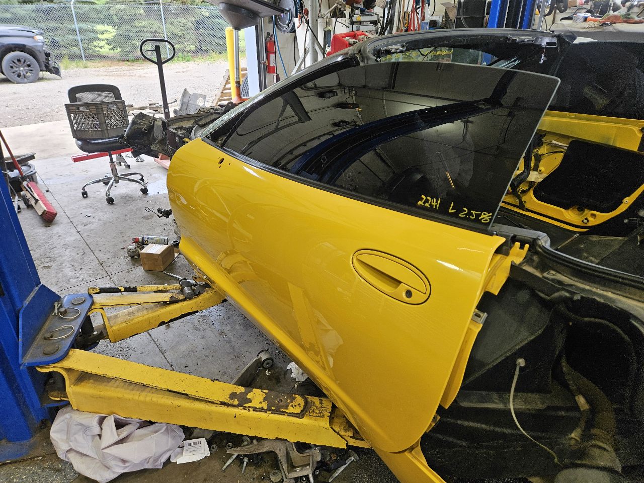 2000 CORVETTE LH DRIVER FRONT DOOR YELLOW 423G 29429 - image 15