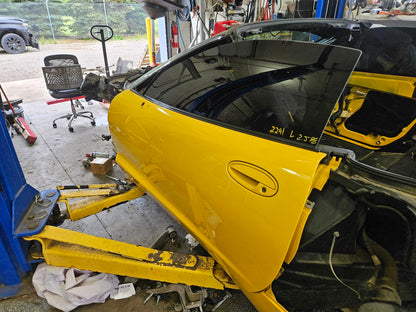 2000 CORVETTE LH DRIVER FRONT DOOR YELLOW 423G 29429 - image 15