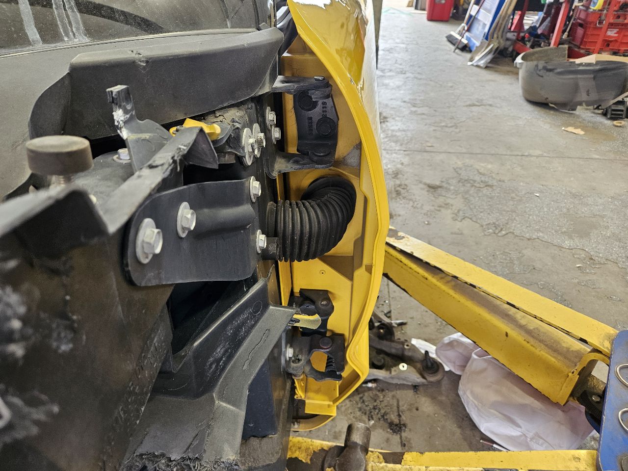 2000 CORVETTE LH DRIVER FRONT DOOR YELLOW 423G 29429 - image 18