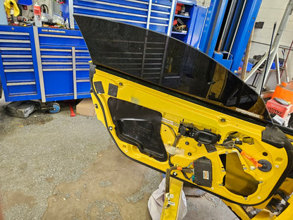 2000 CORVETTE LH DRIVER FRONT DOOR YELLOW 423G 29429 - image 1