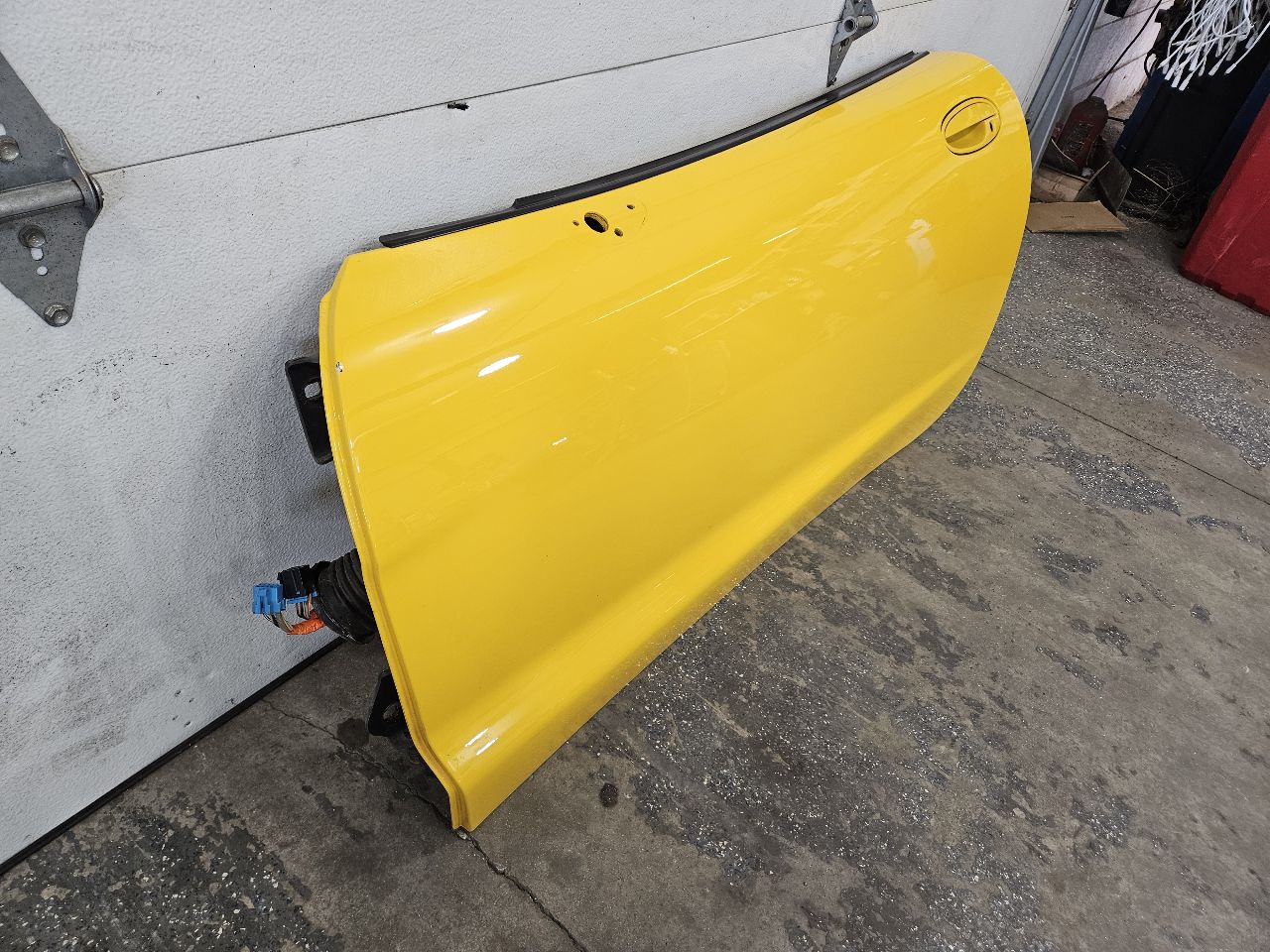 2000 CORVETTE LH DRIVER FRONT DOOR YELLOW 423G 29429 - image 4
