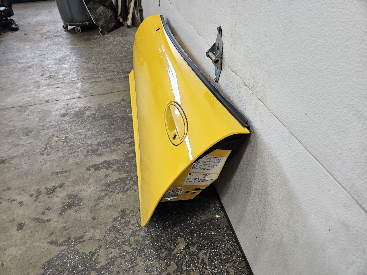2000 CORVETTE LH DRIVER FRONT DOOR YELLOW 423G 29429 - image 7