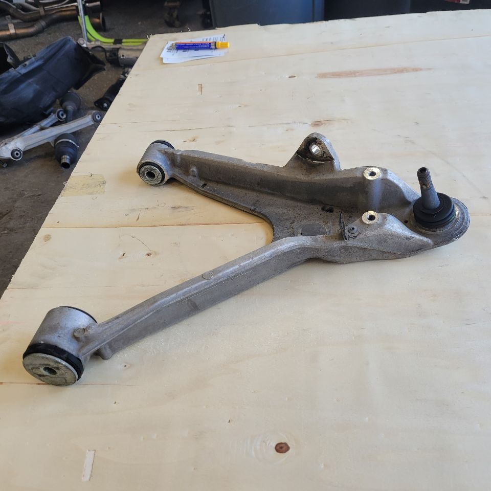 2000 CORVETTE RH FRONT LOWER CONTROL ARM 74K 29451 - image 2