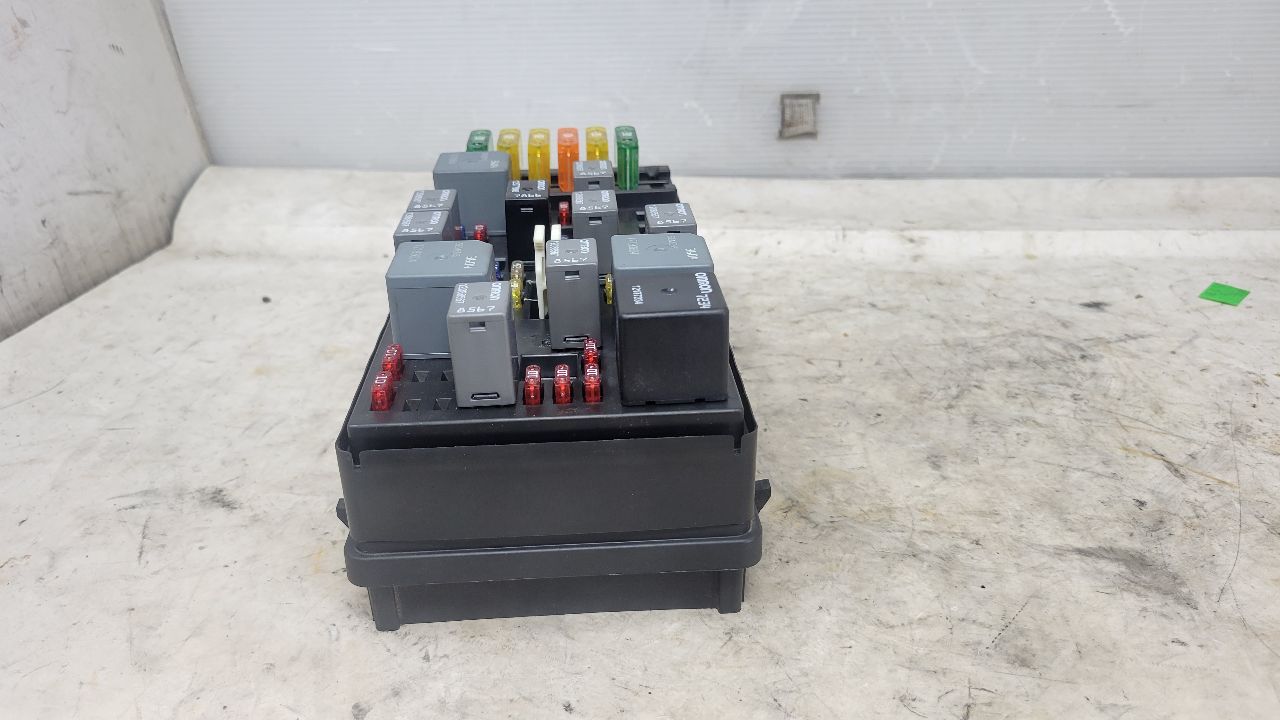 2000 CORVETTE ENGINE FUSE BOX 15329394 29454 - image 3