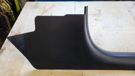 2000 CORVETTE RH PASSENGER DOOR SILL TRIM PLATE 29469 - image 1