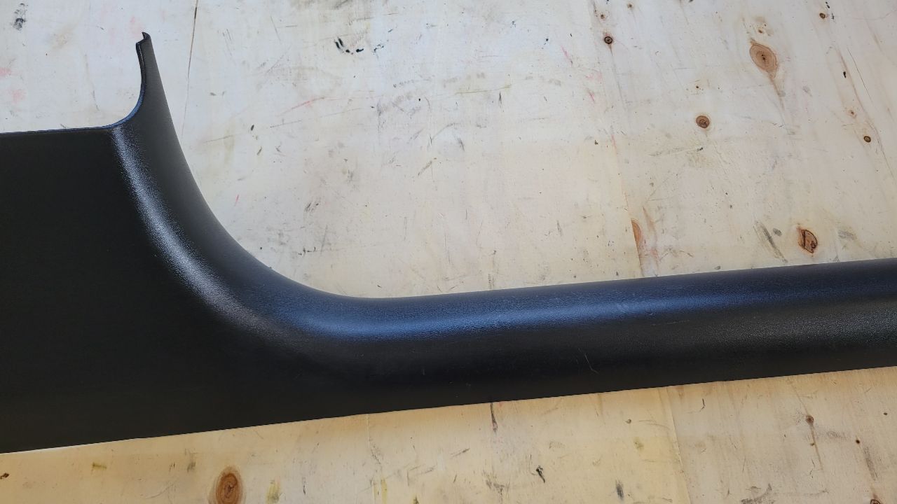 2000 CORVETTE RH PASSENGER DOOR SILL TRIM PLATE 29469 - image 2