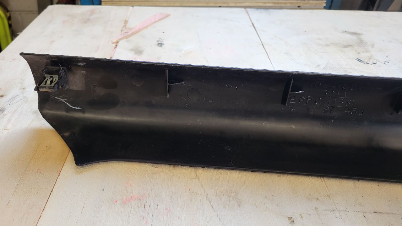 2000 CORVETTE RH PASSENGER DOOR SILL TRIM PLATE 29469 - image 14
