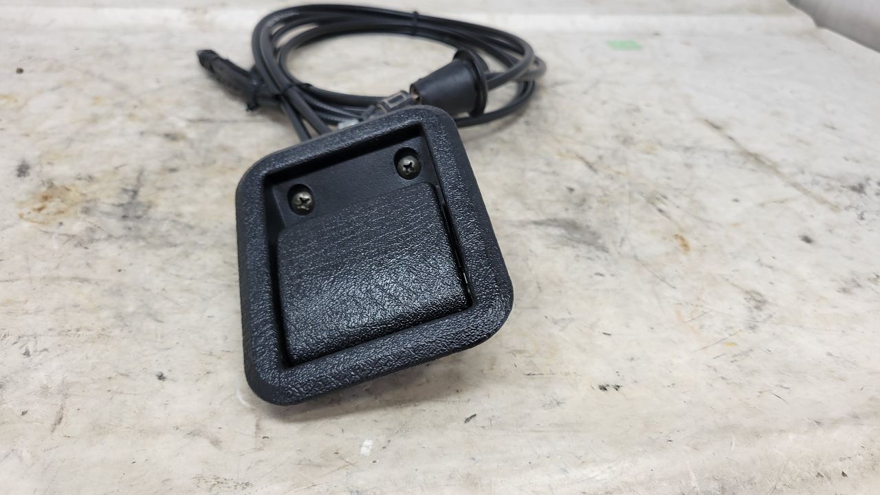2000 CORVETTE HOOD RELEASE CABLES & HANDLE 29471 - image 7