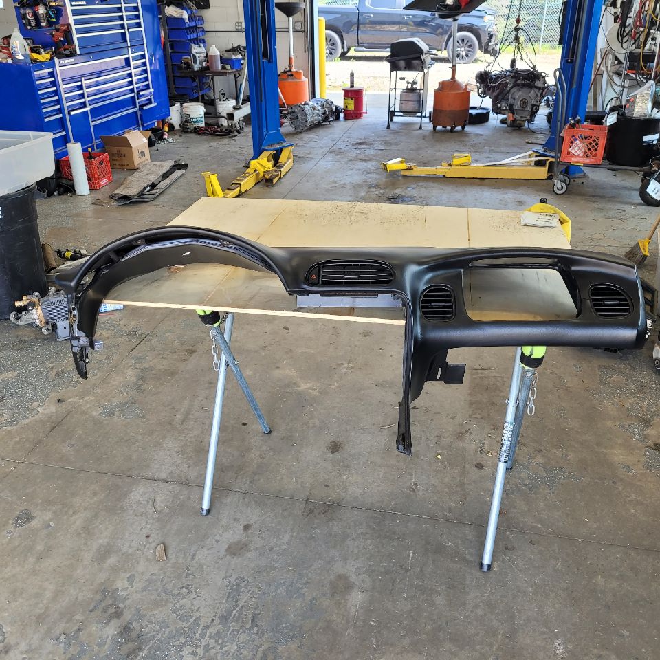 2000 CORVETTE UPPER DASH PANEL PAD BLACK 29505 - image 1