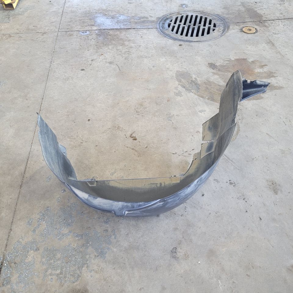 2000 CORVETTE LH REAR INNER FENDER LINER 10253795 29507 - image 3