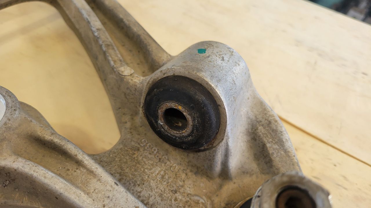 2000 CORVETTE LH DRIVER REAR LOWER CONTROL ARM 74K 29544 - image 13