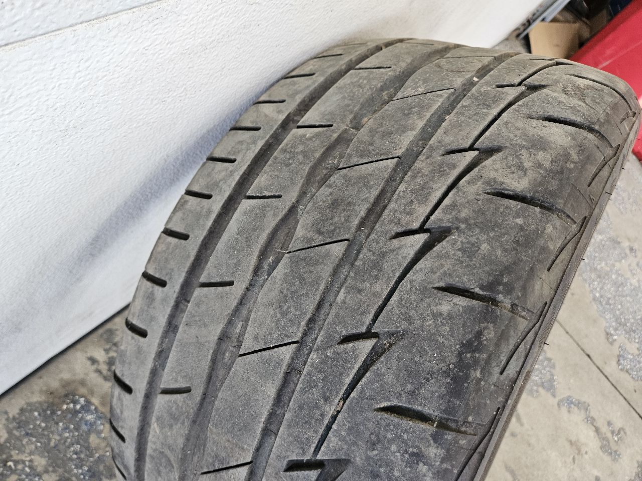 2000 CORVETTE FIRESTONE FIREHAWK INDY 275/40R18 29550 - image 4