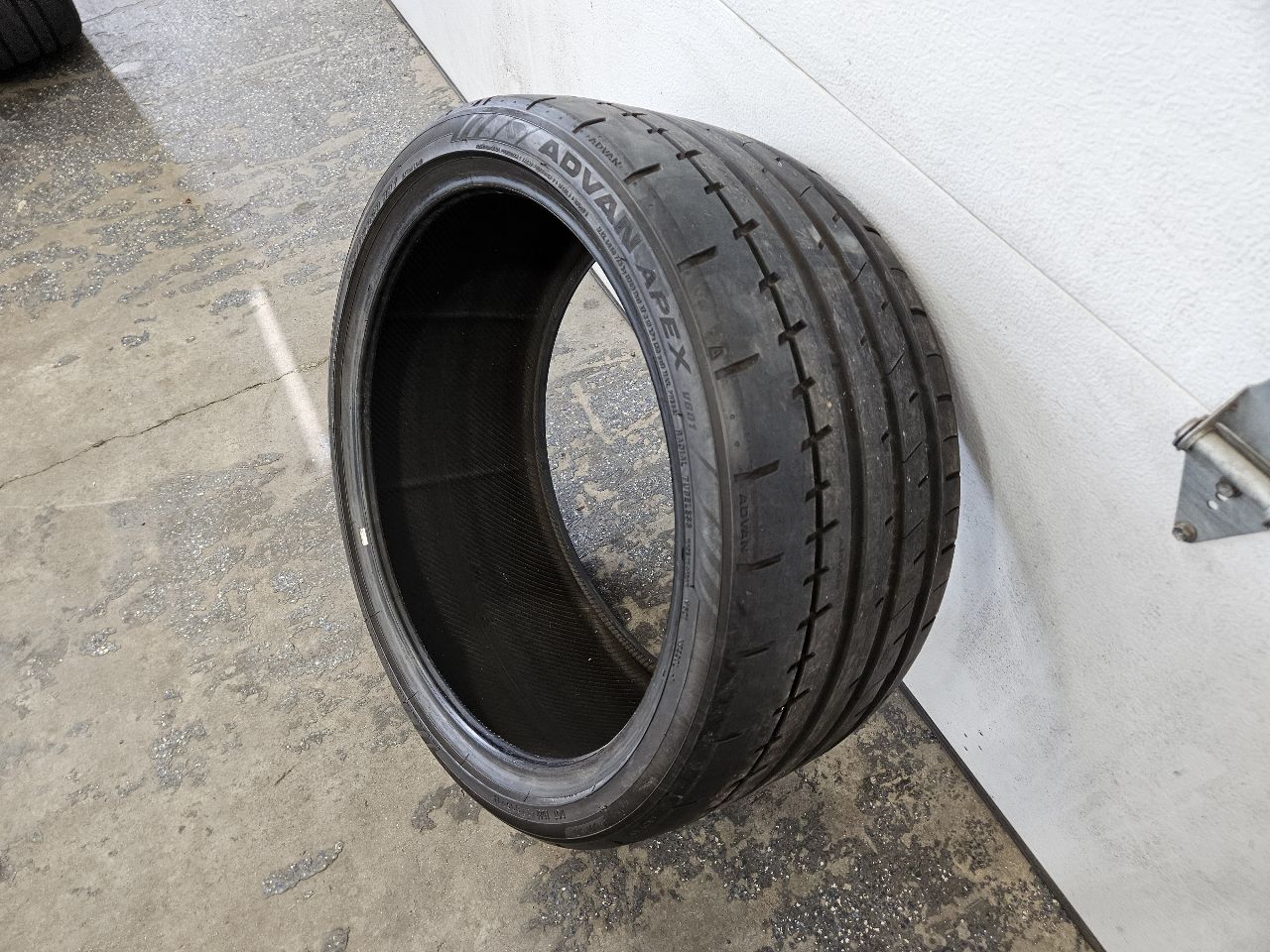 2018 CAMARO YOKOHAMA ADVAN APEX 285/30R20 8/32 29556 - image 3