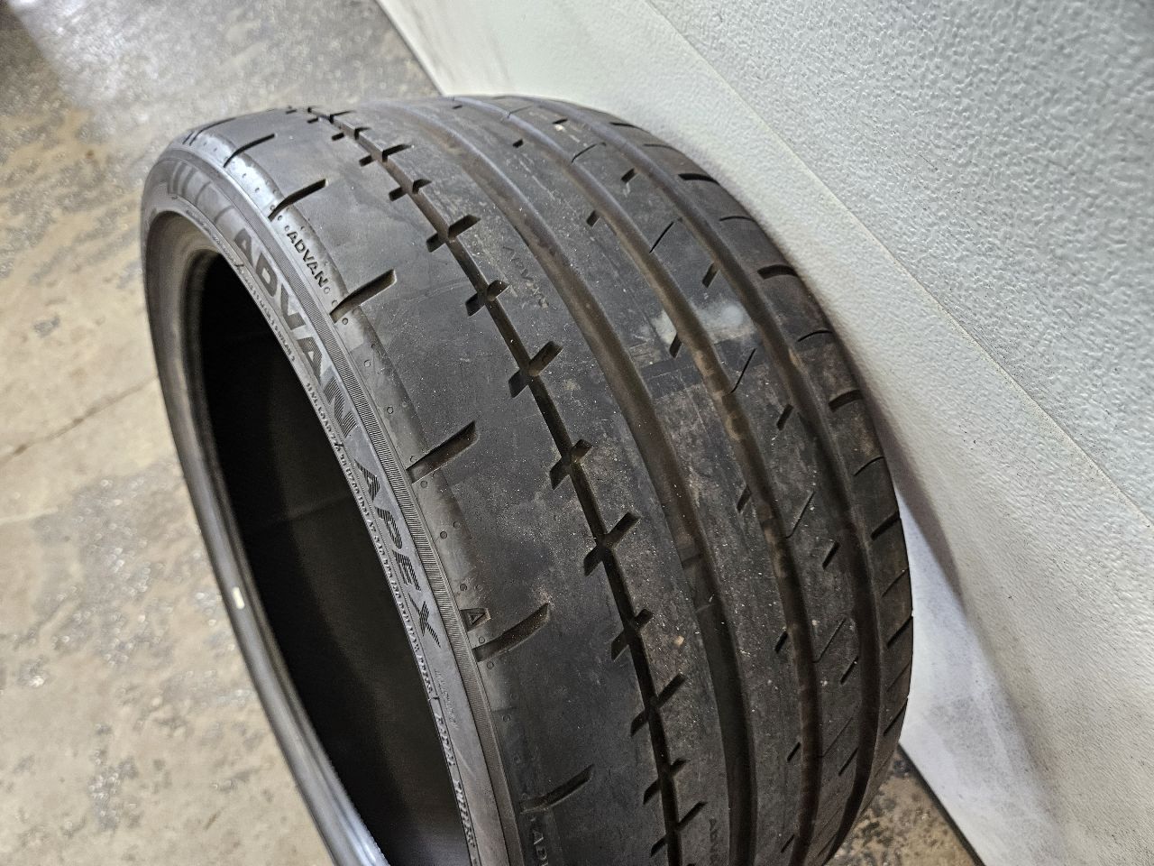 2018 CAMARO YOKOHAMA ADVAN APEX 285/30R20 8/32 29556 - image 1