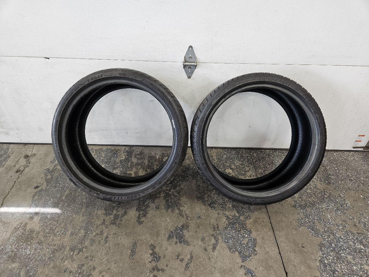 2018 CAMARO PAIR EAGLE ASYMMETRIC 3 275/30R20 29557 - image 1