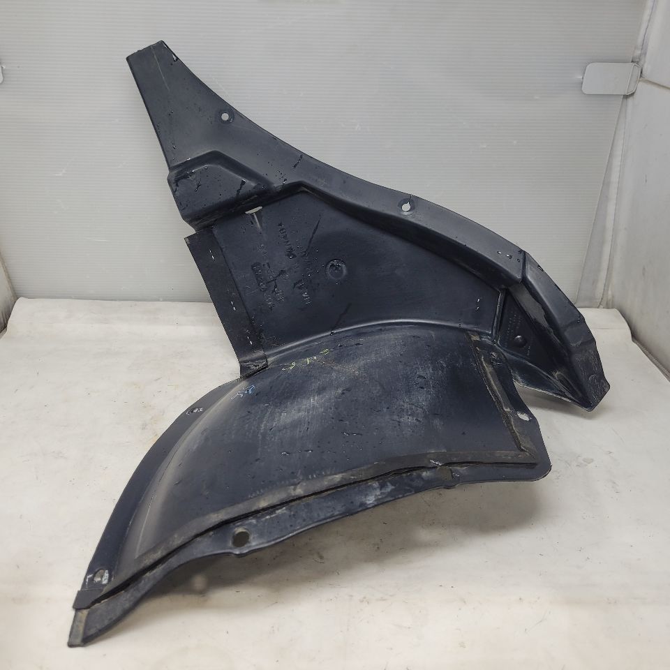 2000 CORVETTE RH FRONT WHEEL LINER 10298464 29573 - image 2
