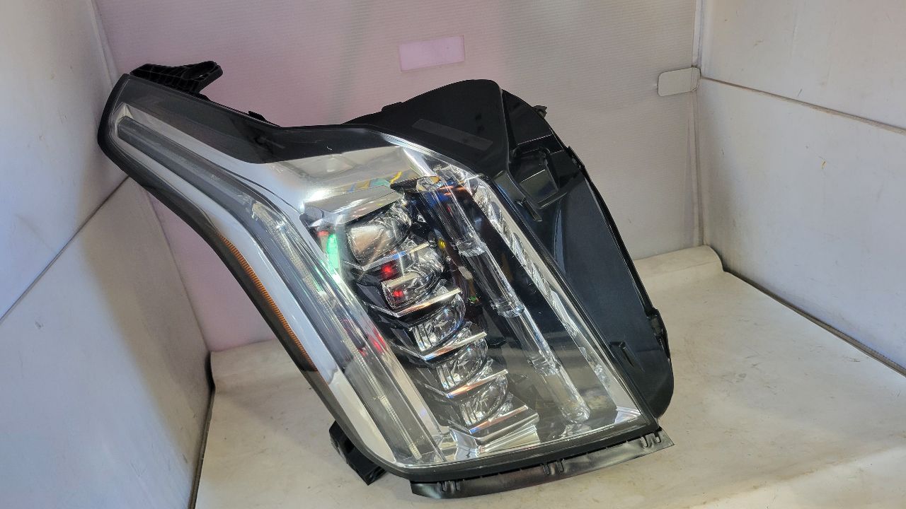 2019 ESCALADE RH HEADLAMP TOP TAB REPAIRED 29580 - image 5