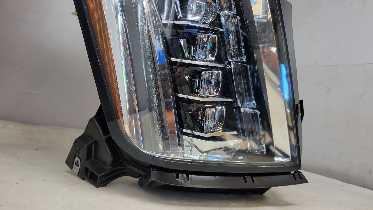 2019 ESCALADE RH HEADLAMP TOP TAB REPAIRED 29580 - image 6