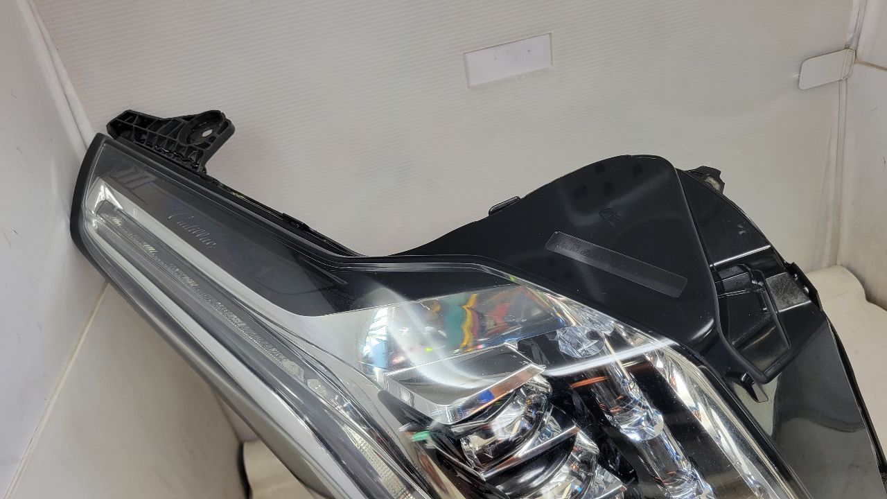 2019 ESCALADE RH HEADLAMP TOP TAB REPAIRED 29580 - image 9