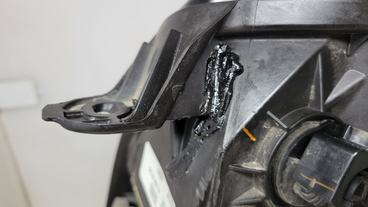 2019 ESCALADE RH HEADLAMP TOP TAB REPAIRED 29580 - image 19