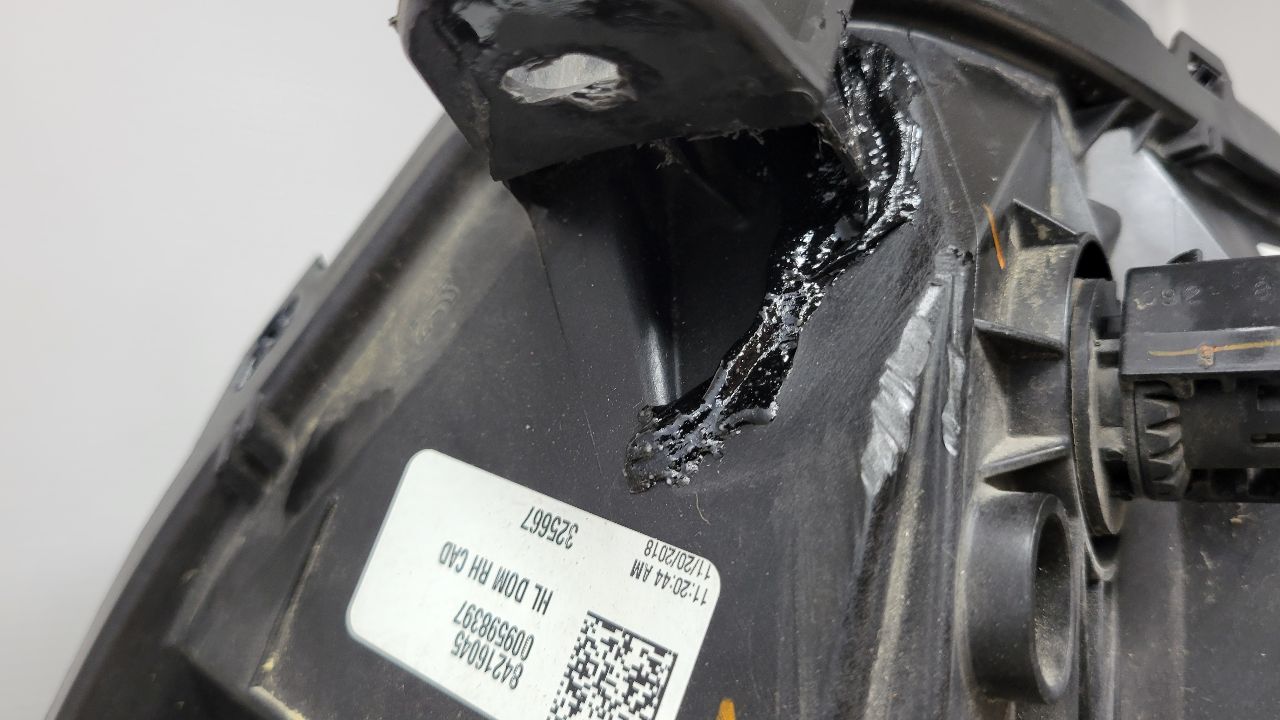 2019 ESCALADE RH HEADLAMP TOP TAB REPAIRED 29580 - image 20