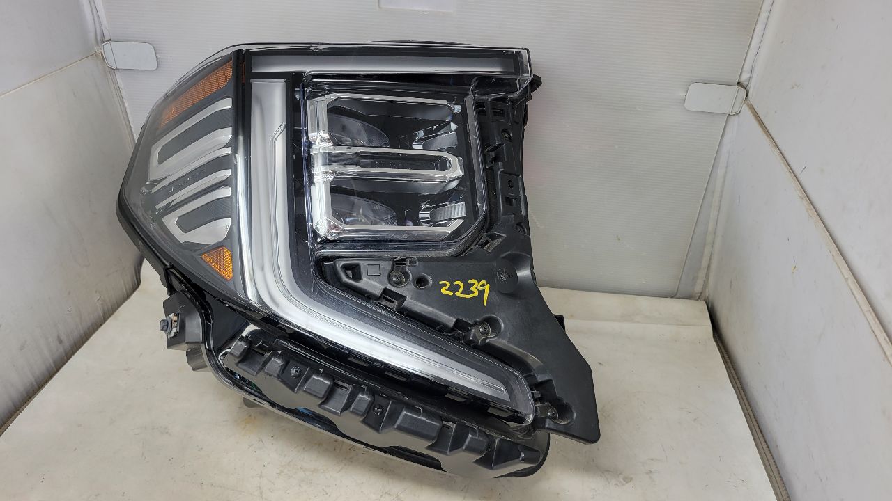 2023 SIERRA150 RH HEADLIGHT 2 TABS REPAIRED 29581 - image 1