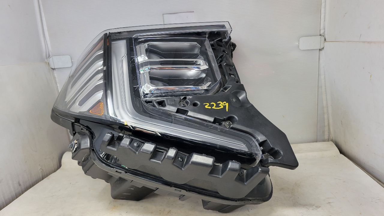 2023 SIERRA150 RH HEADLIGHT 2 TABS REPAIRED 29581 - image 2