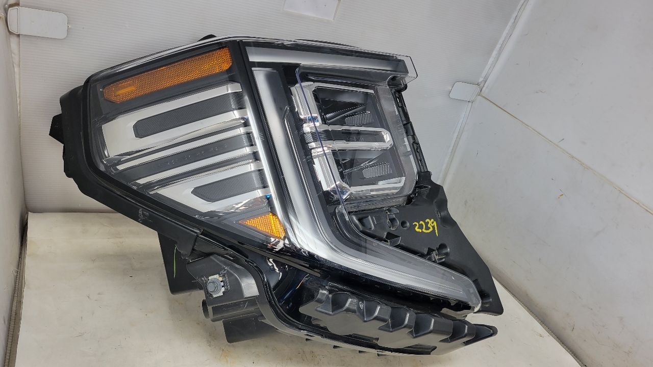 2023 SIERRA150 RH HEADLIGHT 2 TABS REPAIRED 29581 - image 3
