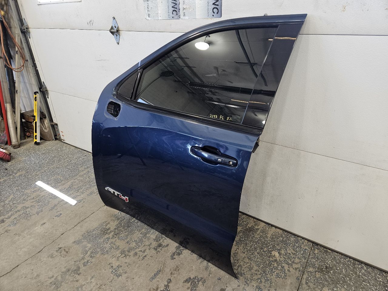 2019 SIERRA150 LH FRONT DOOR BLUE GA0 000 29584 - image 2