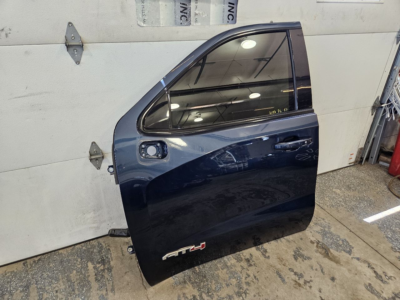2019 SIERRA150 LH FRONT DOOR BLUE GA0 000 29584 - image 4