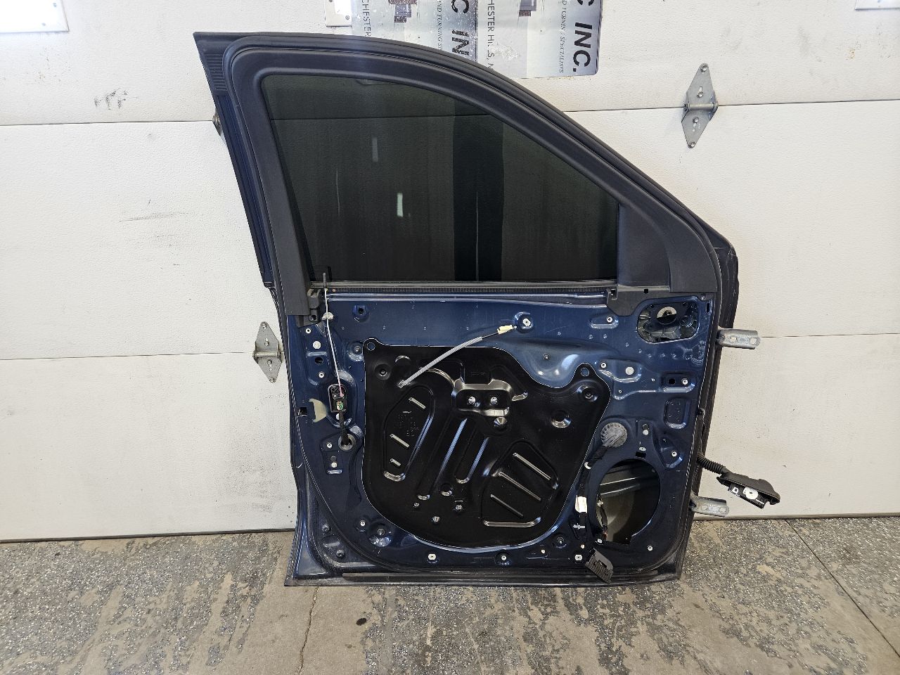2019 SIERRA150 LH FRONT DOOR BLUE GA0 000 29584 - image 7