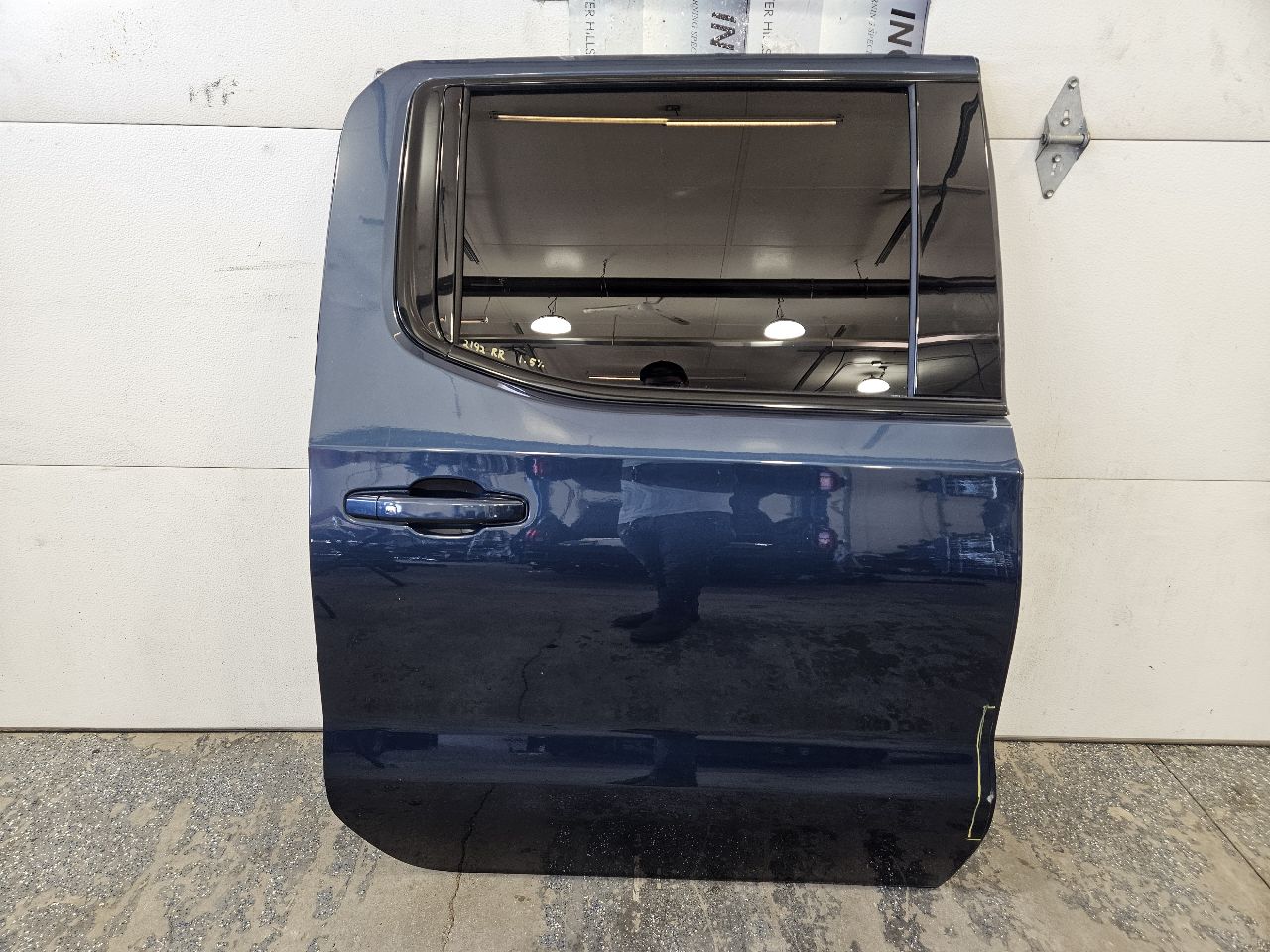 2019 SIERRA150 RH REAR DOOR BLUE GA0 CREW CAB 29586 - image 1