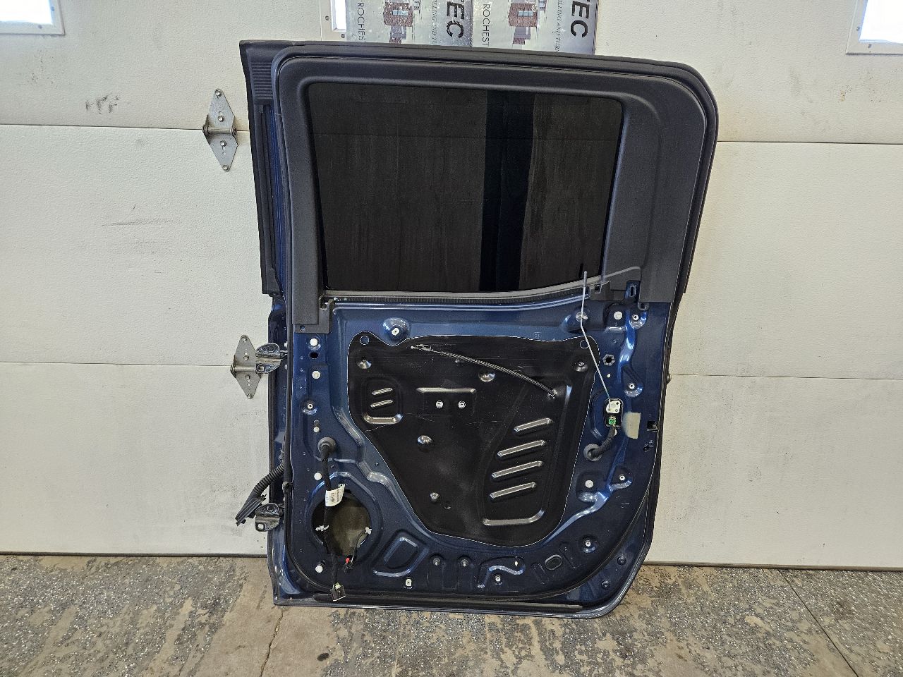 2019 SIERRA150 RH REAR DOOR BLUE GA0 CREW CAB 29586 - image 9