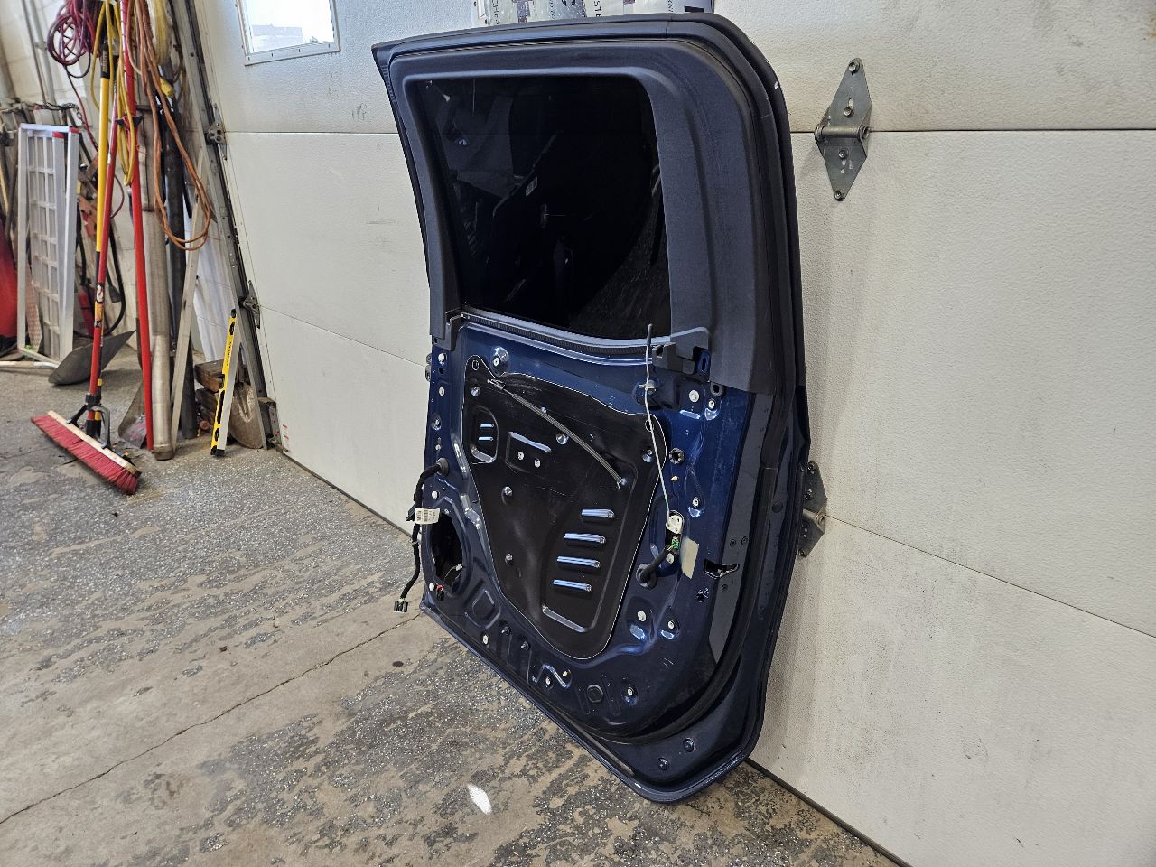 2019 SIERRA150 RH REAR DOOR BLUE GA0 CREW CAB 29586 - image 10