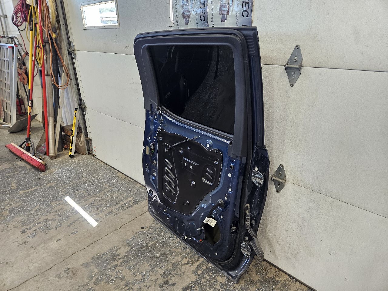 2019 SIERRA150 LH REAR DOOR CREW CAB BLUE GA0 000 29587 - image 9