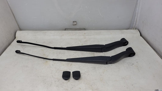 2019 SIERRA150 FRONT WINDSHIELD WIPER ARMS PAIR 29588 - image 1
