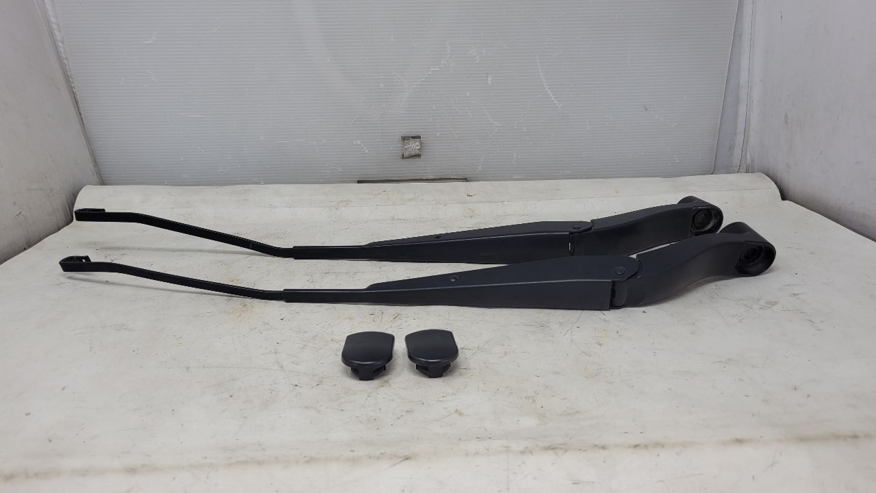 2019 SIERRA150 FRONT WINDSHIELD WIPER ARMS PAIR 29588 - image 2