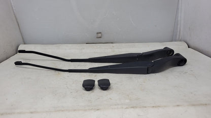 2019 SIERRA150 FRONT WINDSHIELD WIPER ARMS PAIR 29588 - image 2